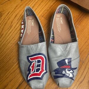 Hand-Painted Duquesne Dukes Toms Metallic Slip-Ons